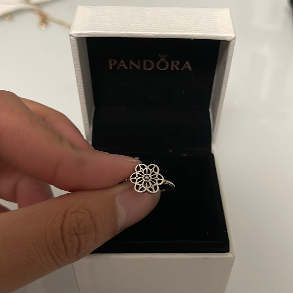 Pandora flower ring